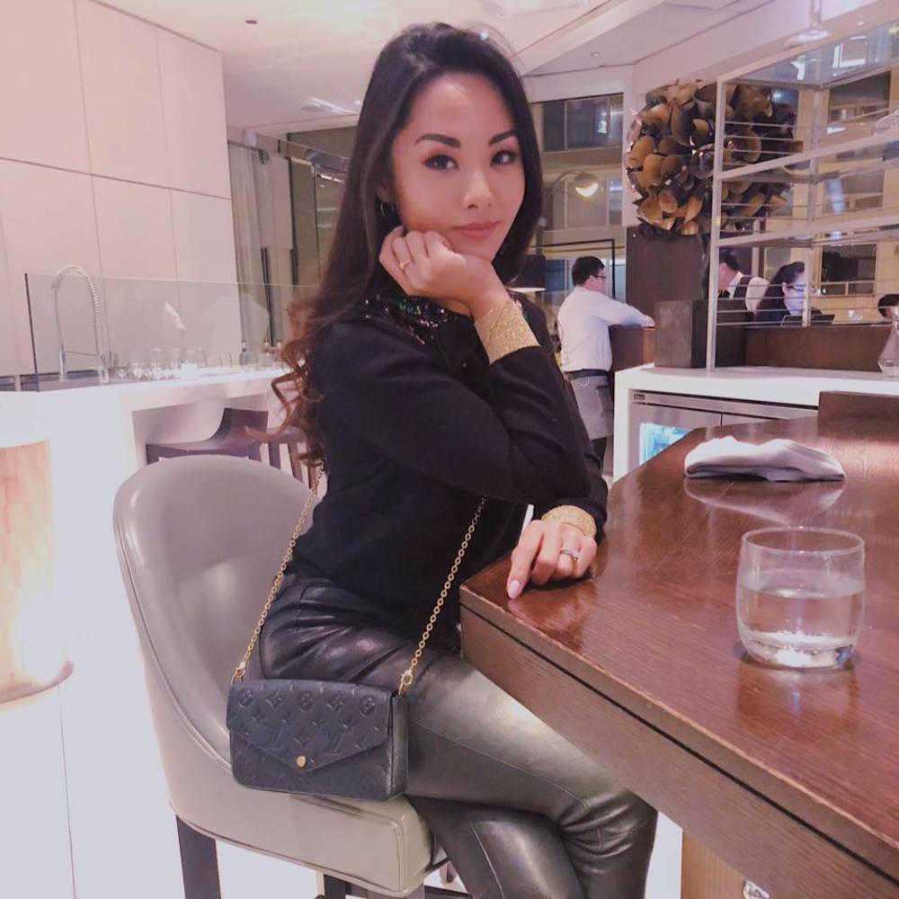 Meet your Posher, Yana